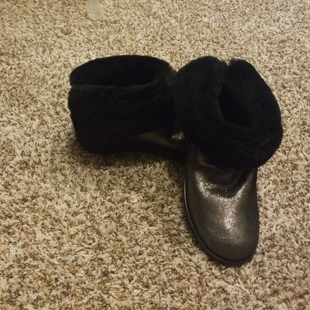 Microwobbleboard Boots